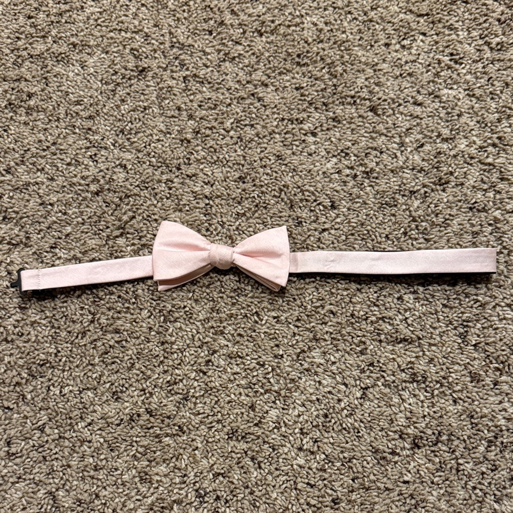 JF J.Ferrar Pink Bow Tie